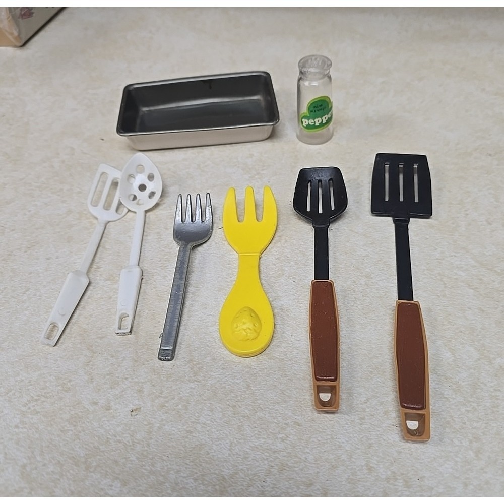 Set of 8 Vtg Assorted Childs Play Doll Kitchen Cooking Baking Cookware Utensils